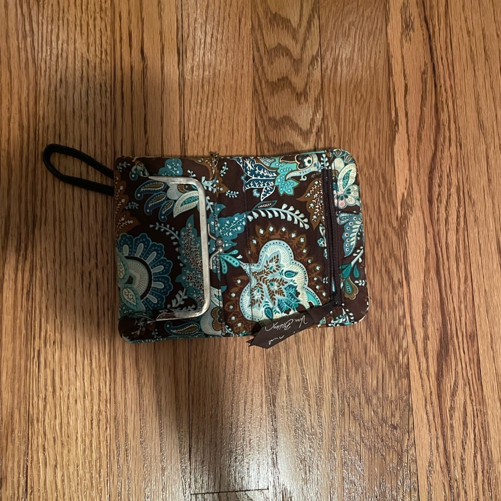 Vera Bradley Wristlet - Picture 5 of 6